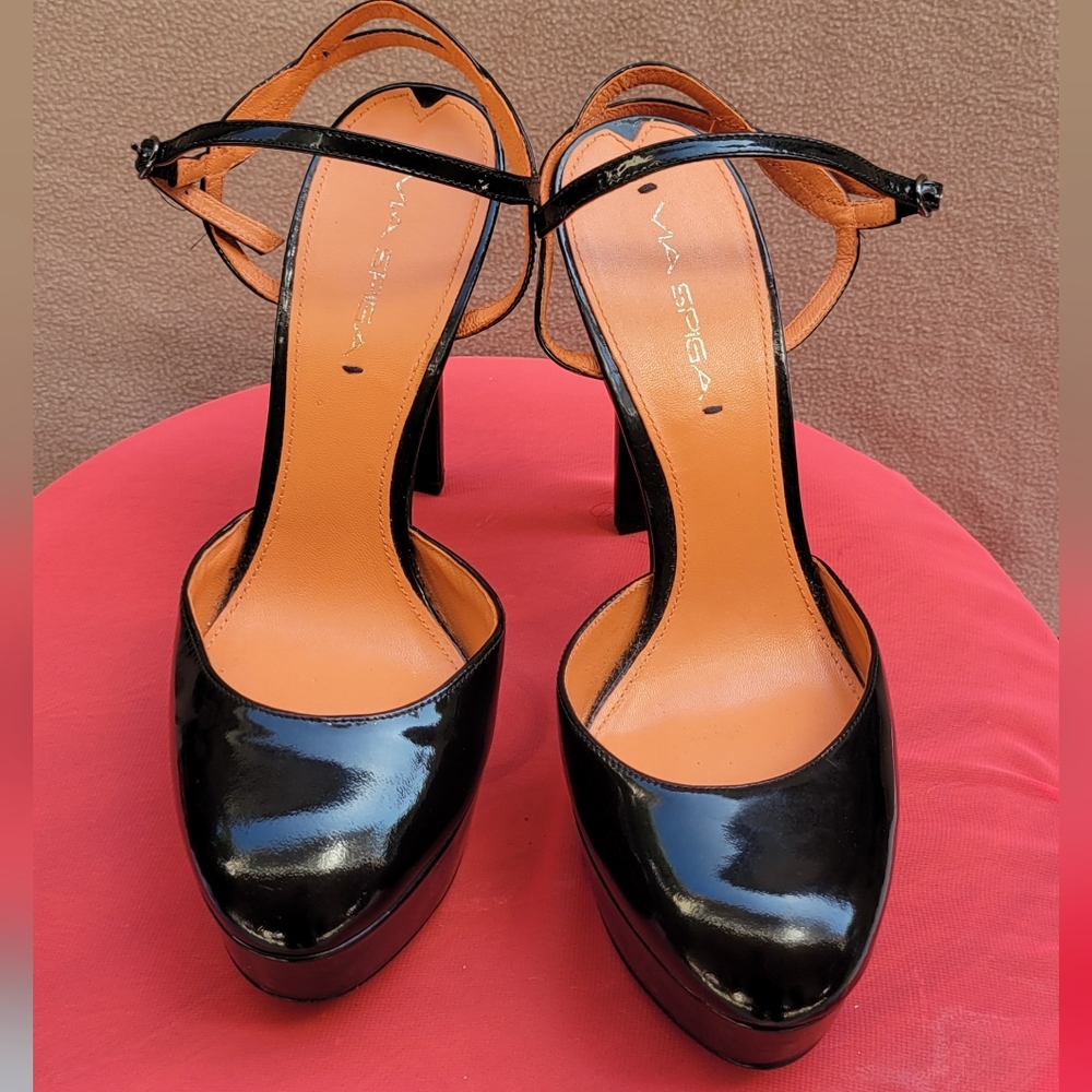 Via Spiga Black Patent Leather Platform Heels Size 8M | 5" High Heel | Crisscros